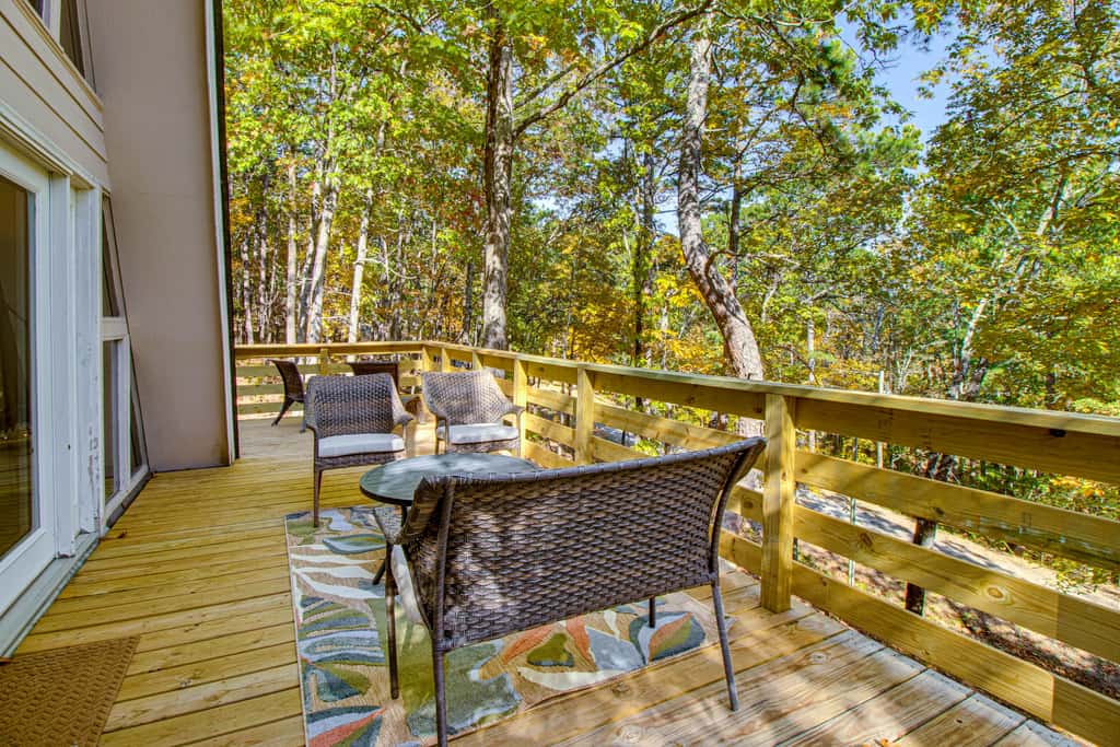 Fairfield Bay Home w/ Pool Access & Boat Slip