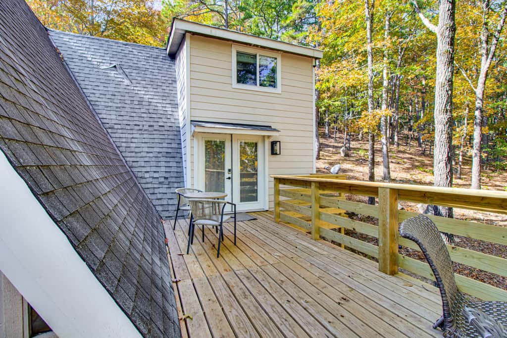 Fairfield Bay Home w/ Pool Access & Boat Slip