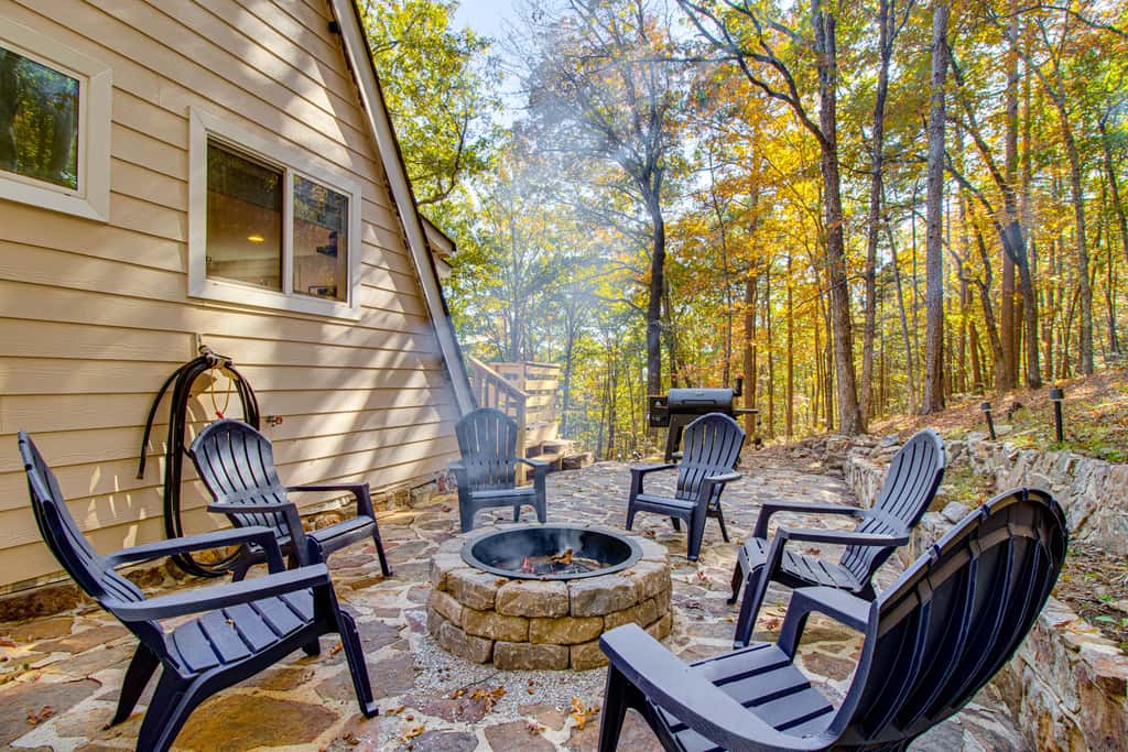 Fairfield Bay Home w/ Pool Access & Boat Slip