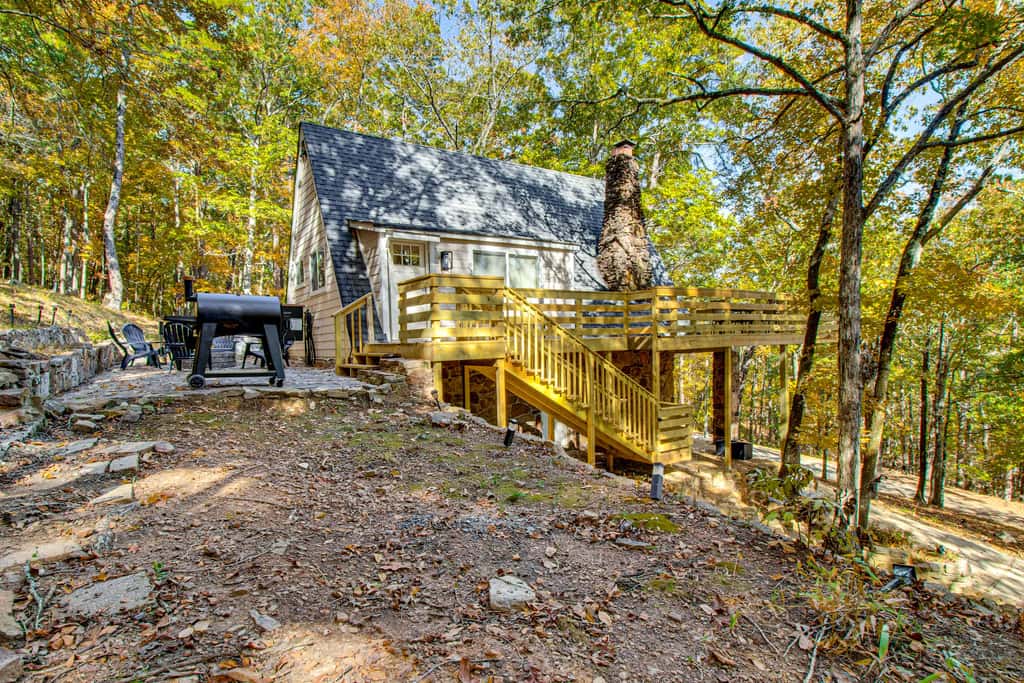 Fairfield Bay Home w/ Pool Access & Boat Slip