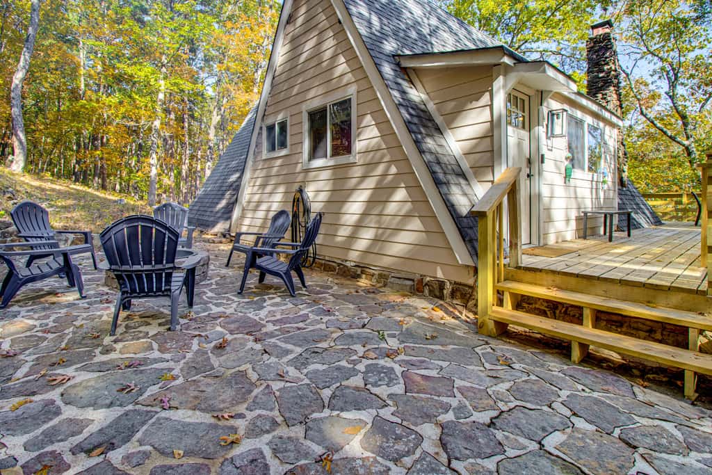 Fairfield Bay Home w/ Pool Access & Boat Slip
