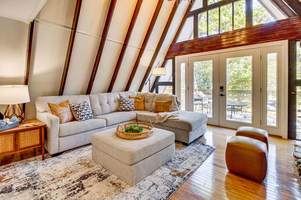 Fairfield Bay Home w/ Pool Access & Boat Slip