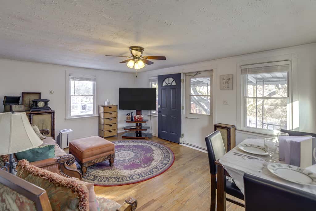 3 Mi to Englewood Dam: Pet-Friendly Home w/ Yard!