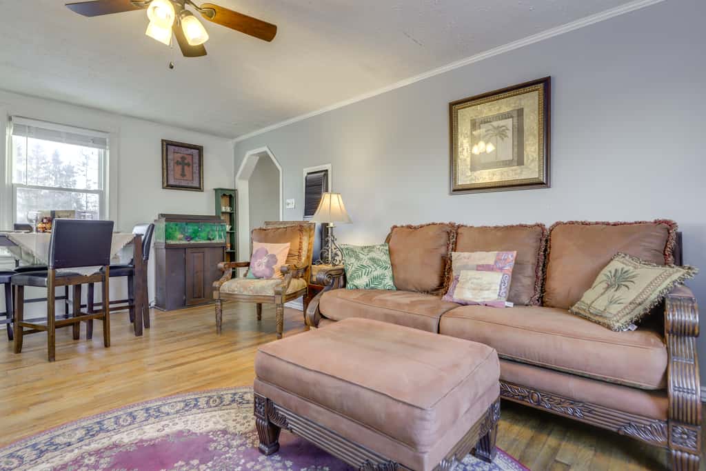 3 Mi to Englewood Dam: Pet-Friendly Home w/ Yard!