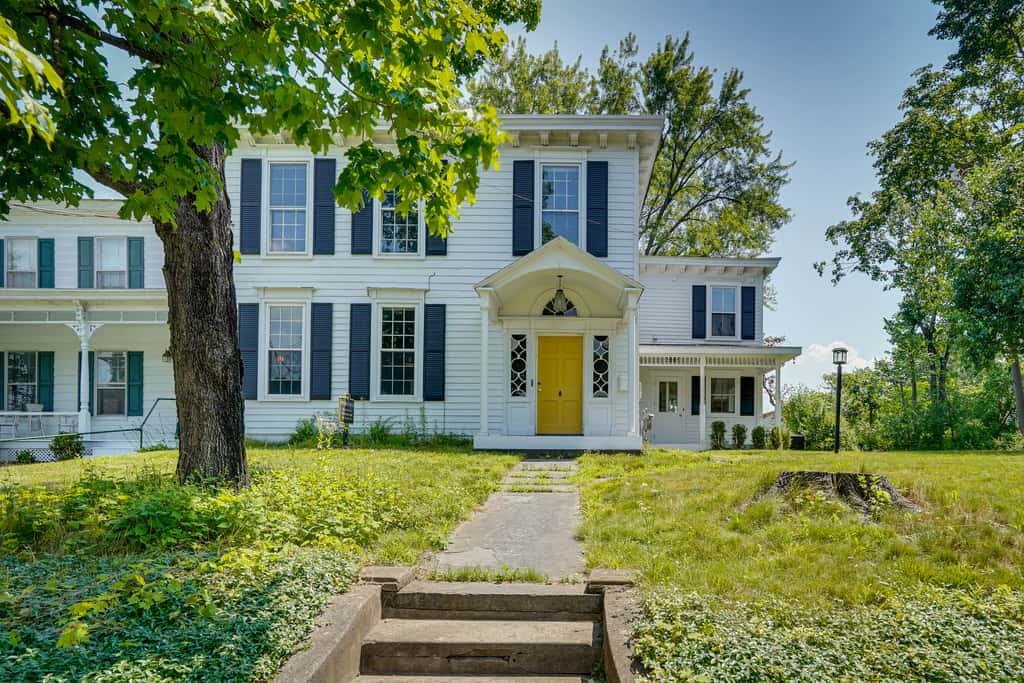 Coxsackie Home w/ River Views: Walk to The Wire!