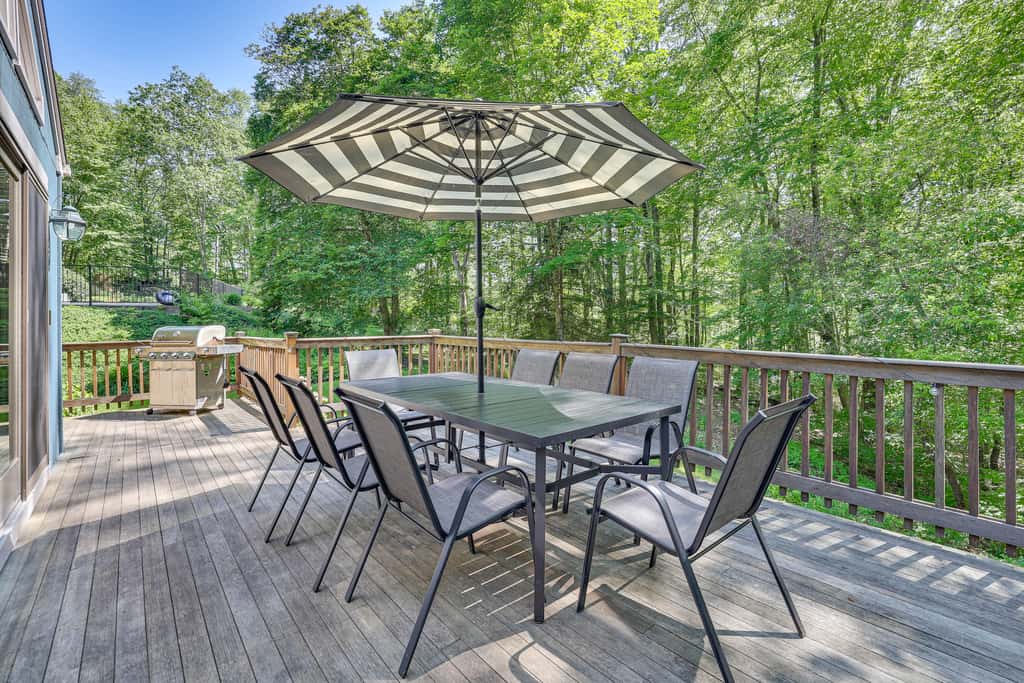 Private Pool! Getaway, 14 Mi to Hammonasset Beach