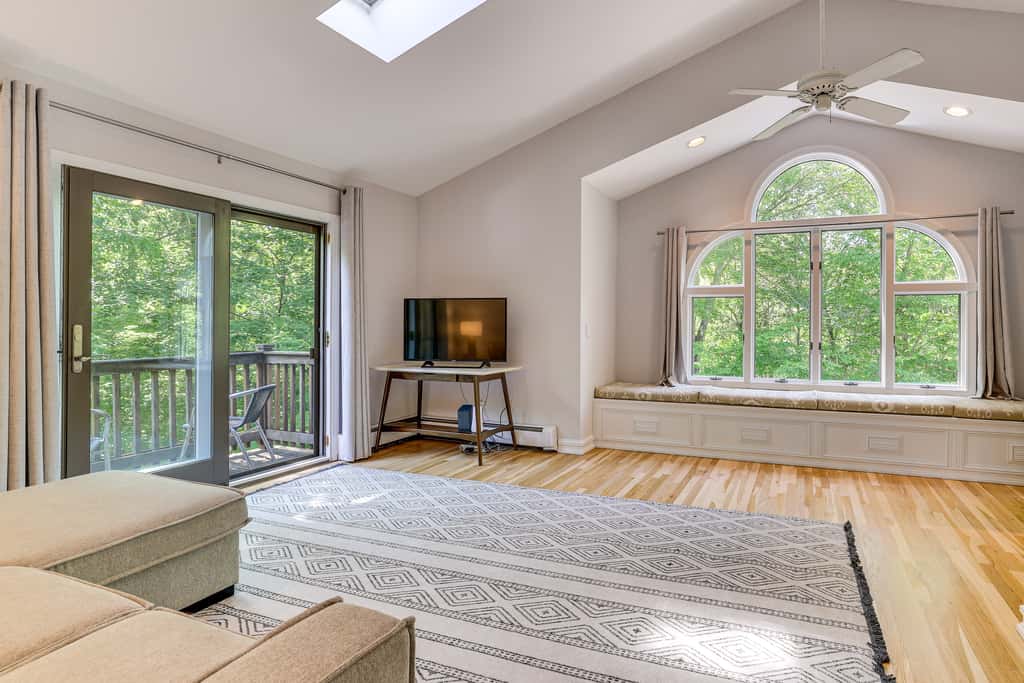 Private Pool! Getaway, 14 Mi to Hammonasset Beach