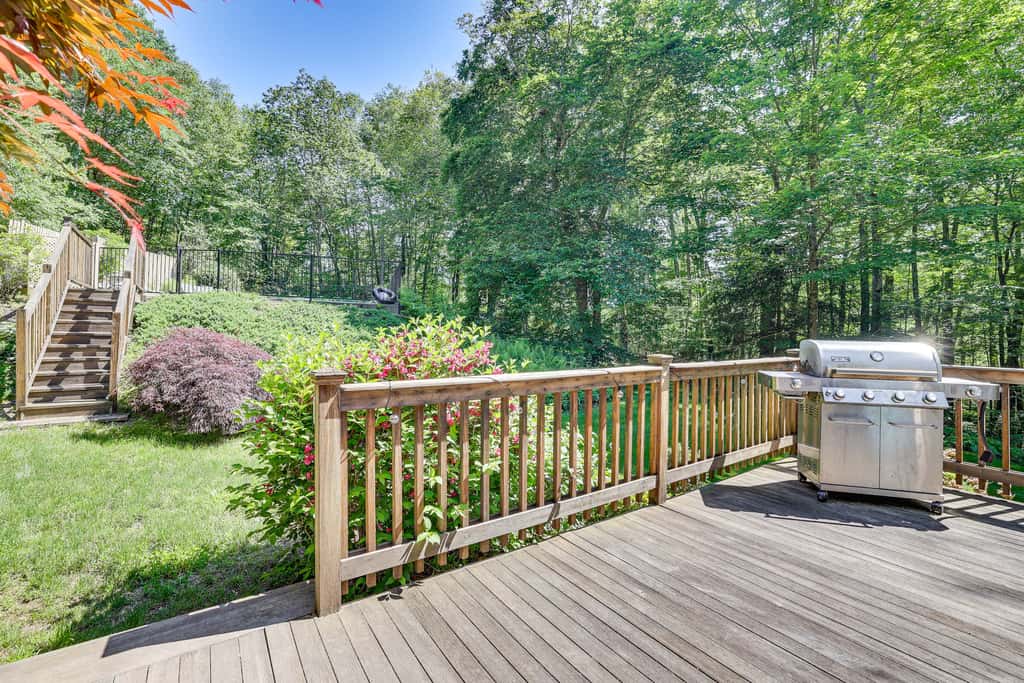 Private Pool! Getaway, 14 Mi to Hammonasset Beach