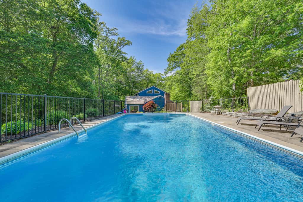 Private Pool! Getaway, 14 Mi to Hammonasset Beach