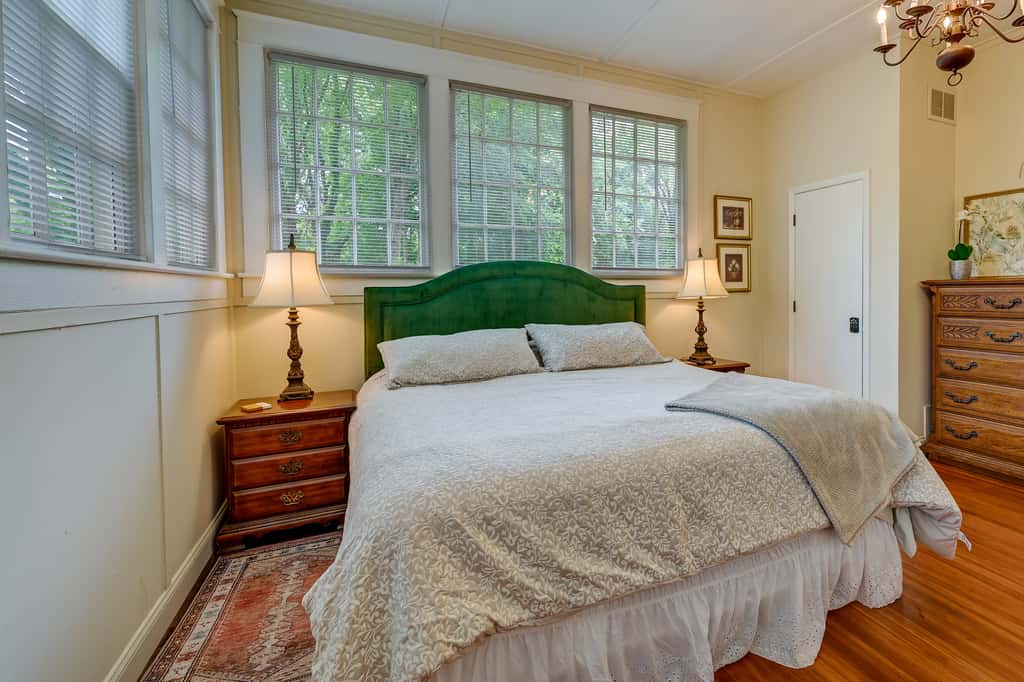 Cozy ‘Casa Verde’ Getaway - 1 Mi to UNCG Campus