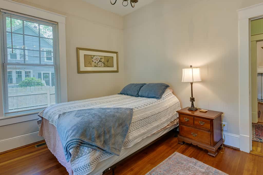 Cozy ‘Casa Verde’ Getaway - 1 Mi to UNCG Campus