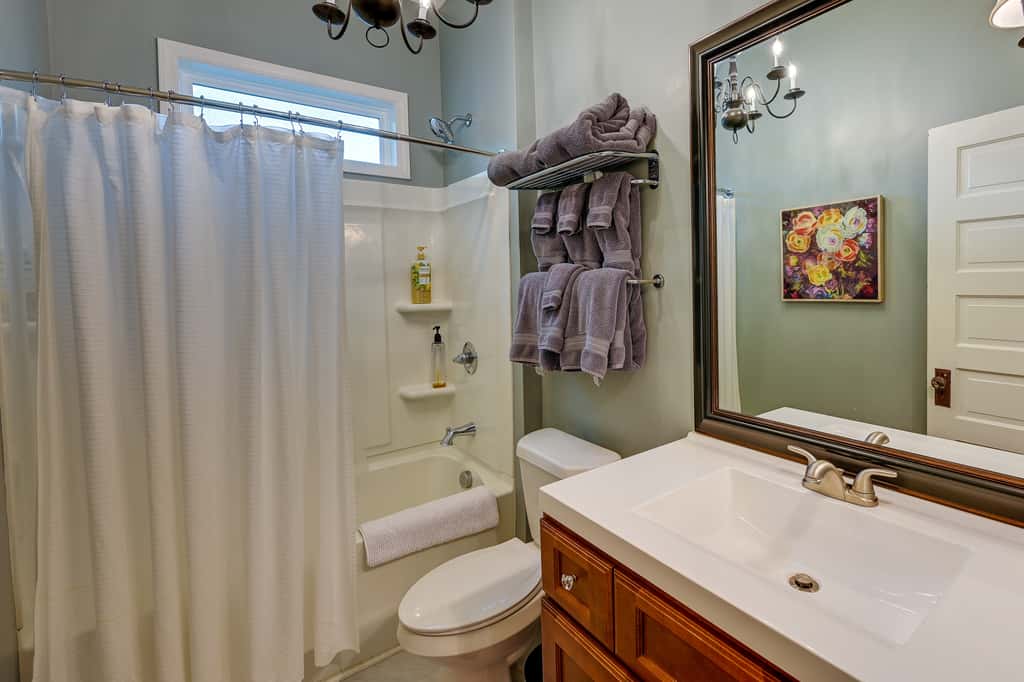 Cozy ‘Casa Verde’ Getaway - 1 Mi to UNCG Campus