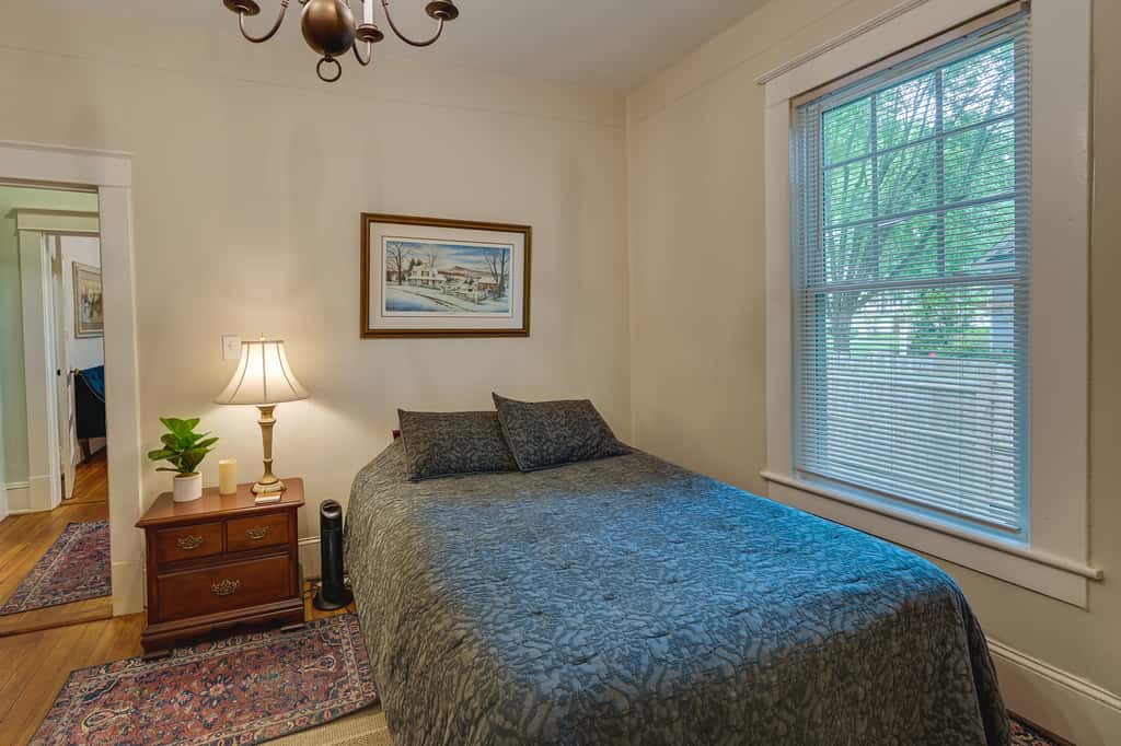 Cozy ‘Casa Verde’ Getaway - 1 Mi to UNCG Campus