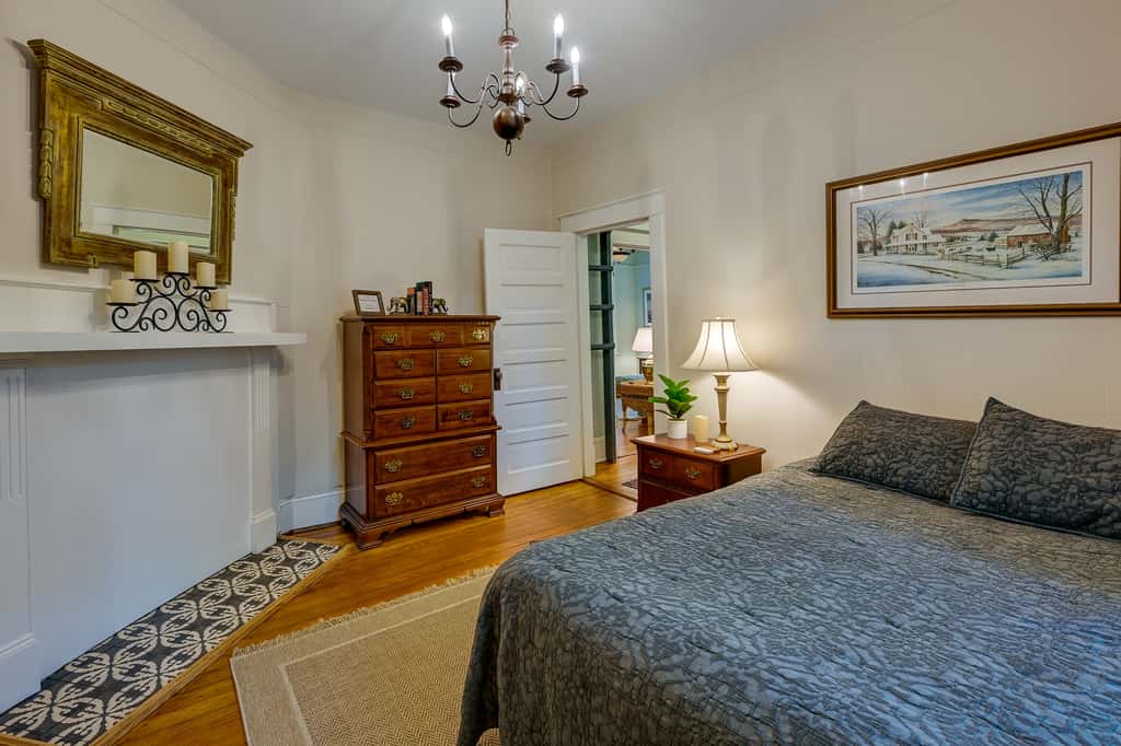 Cozy ‘Casa Verde’ Getaway - 1 Mi to UNCG Campus