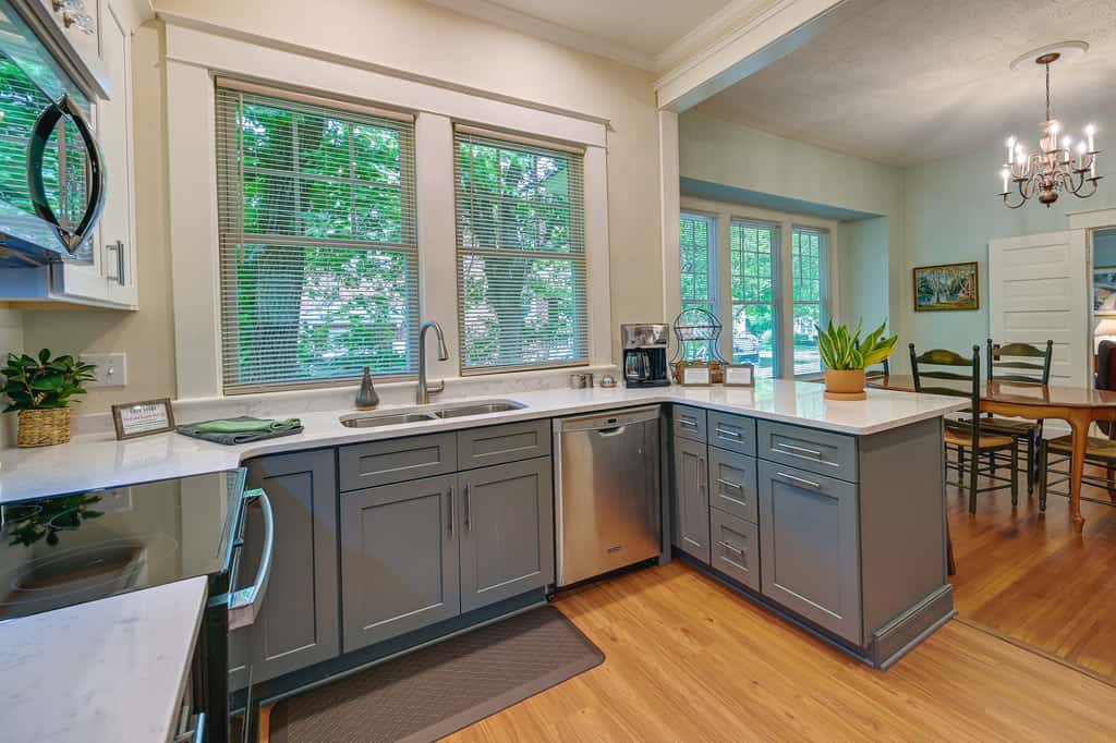 Cozy ‘Casa Verde’ Getaway - 1 Mi to UNCG Campus