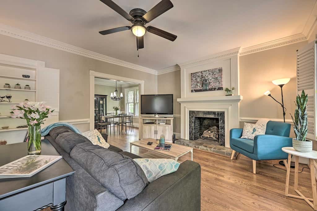 Bright Greensboro Escape ~ 1 Mi to Downtown