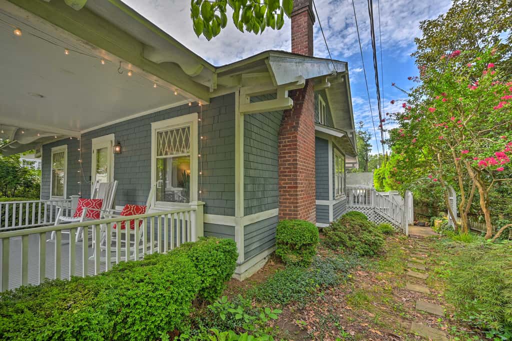 Bright Greensboro Escape ~ 1 Mi to Downtown