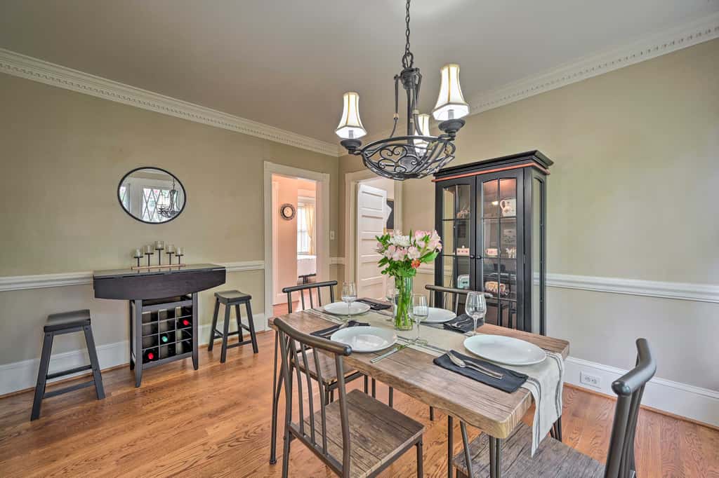 Bright Greensboro Escape ~ 1 Mi to Downtown