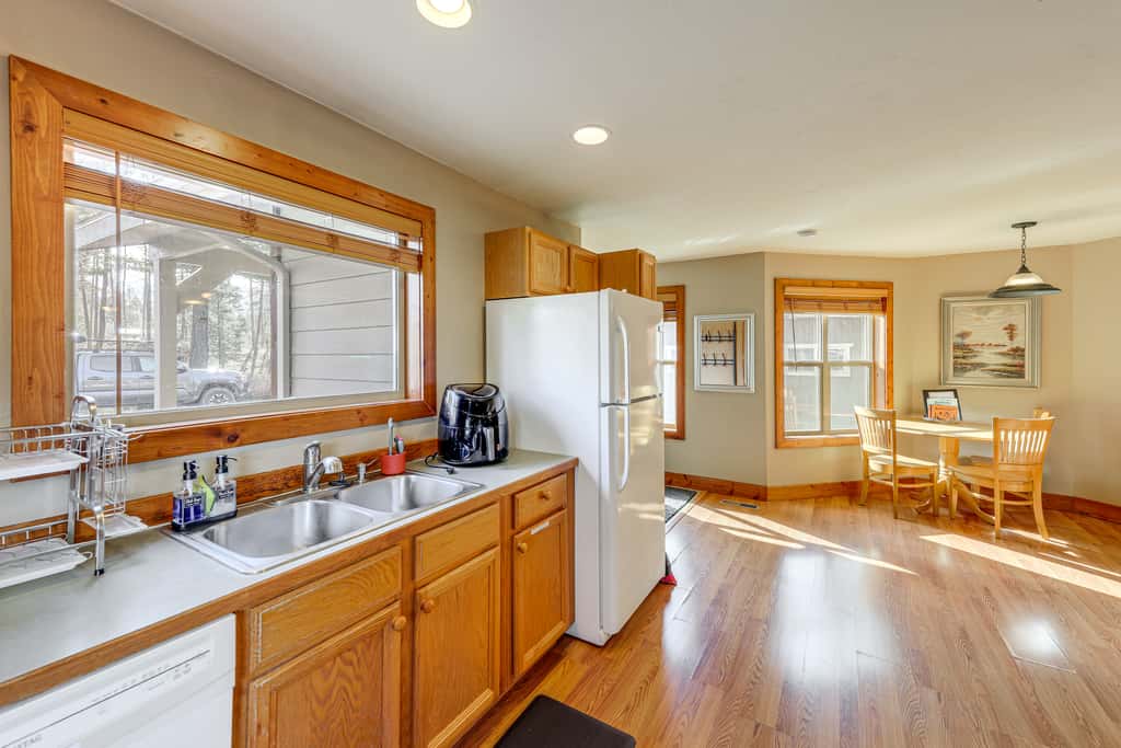 Columbia Falls Private Retreat: Pool Table & Deck!