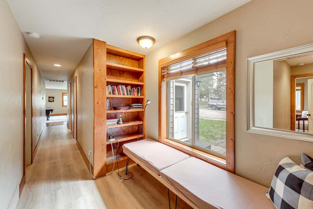 Columbia Falls Private Retreat: Pool Table & Deck!