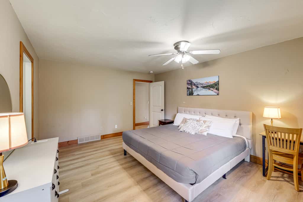 Columbia Falls Private Retreat: Pool Table & Deck!