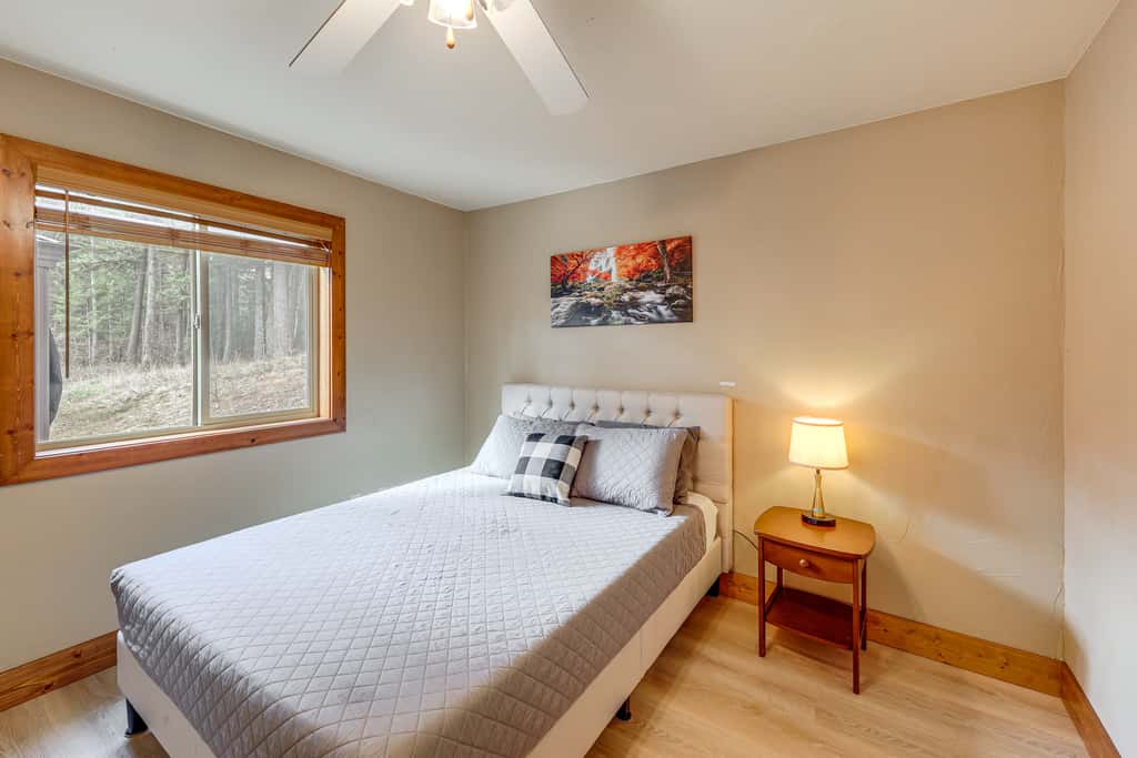 Columbia Falls Private Retreat: Pool Table & Deck!
