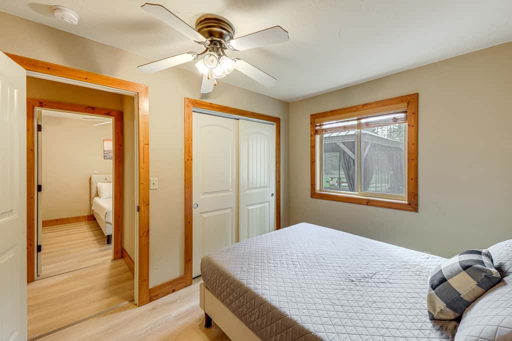 Columbia Falls Private Retreat: Pool Table & Deck!