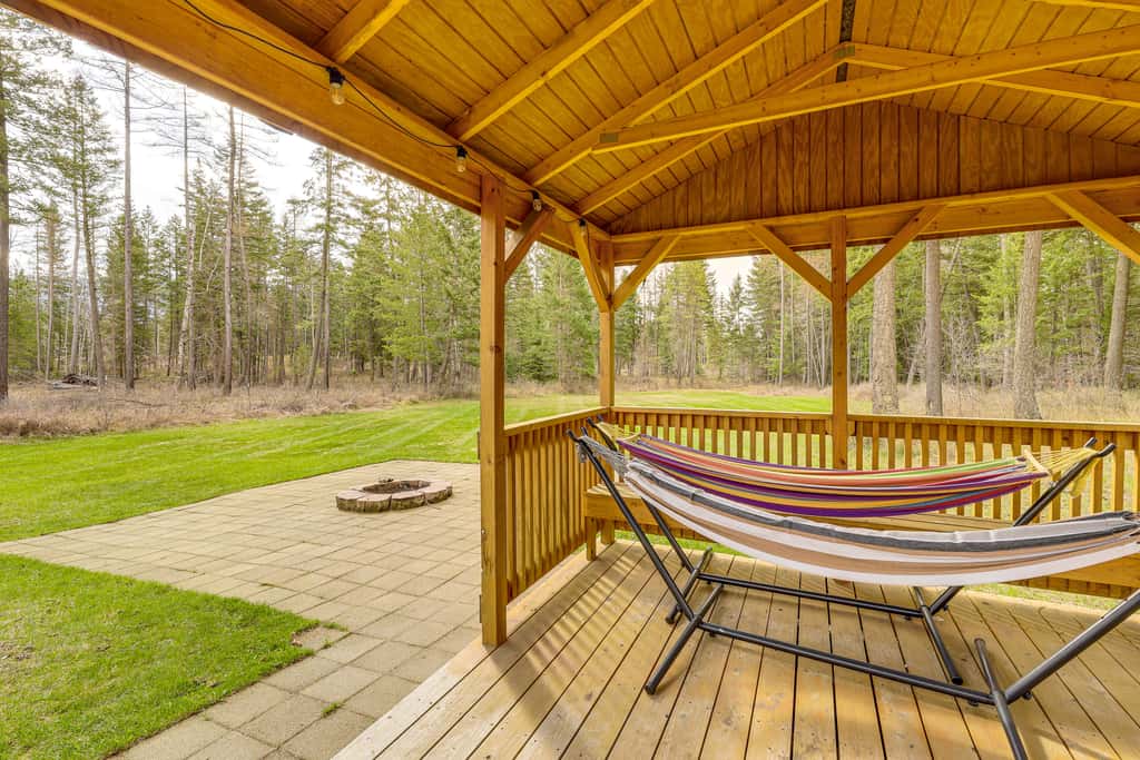 Columbia Falls Private Retreat: Pool Table & Deck!