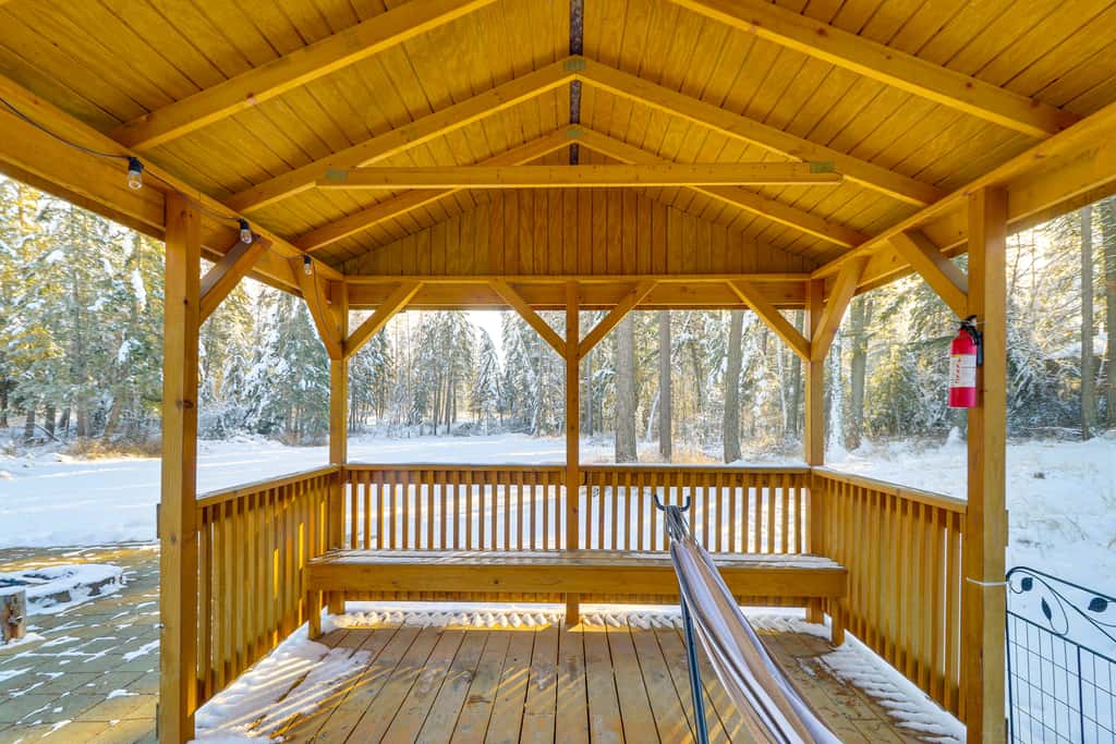 Columbia Falls Private Retreat: Pool Table & Deck!