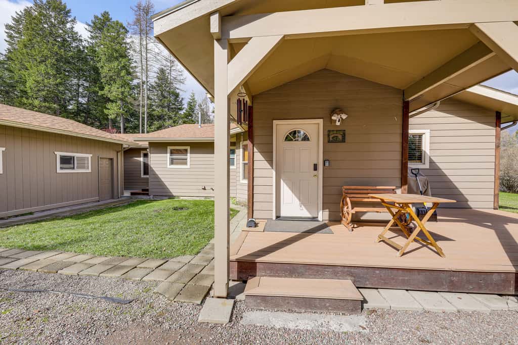 Columbia Falls Private Retreat: Pool Table & Deck!
