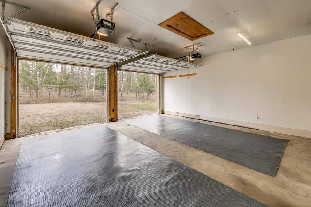 Columbia Falls Private Retreat: Pool Table & Deck!