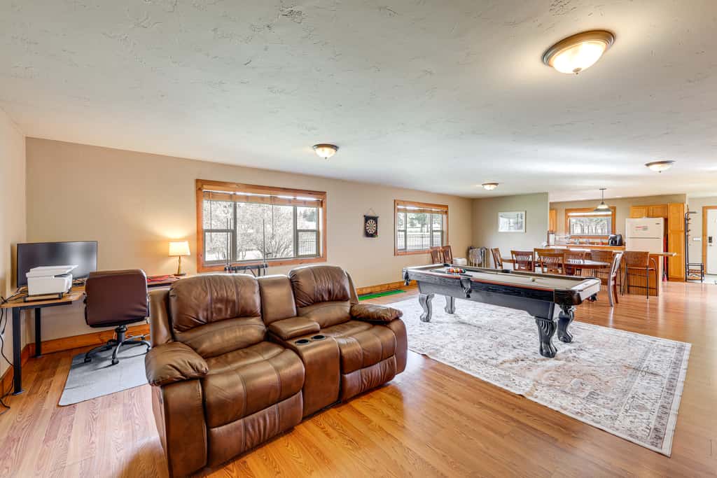 Columbia Falls Private Retreat: Pool Table & Deck!