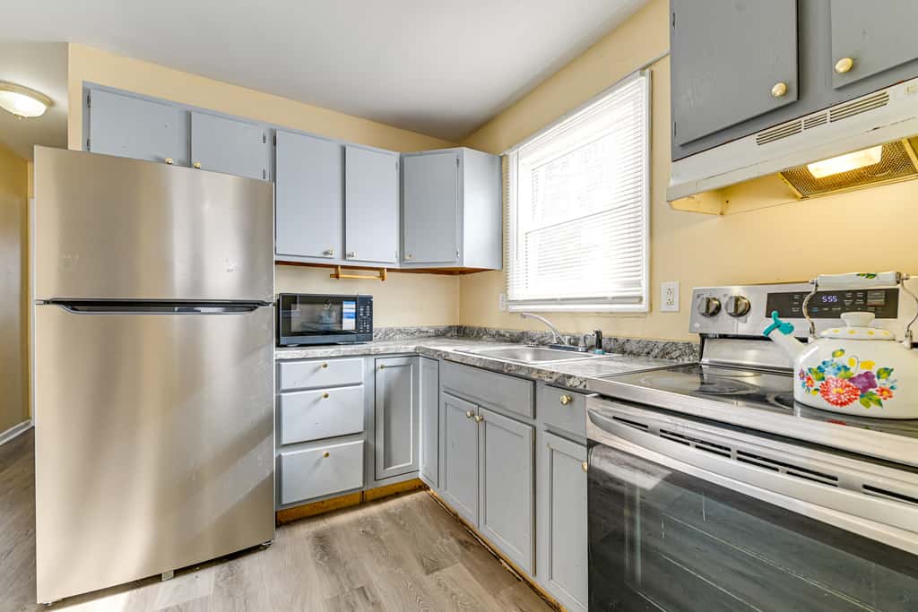 Near Hospitals: Home w/ Yard in Albany!