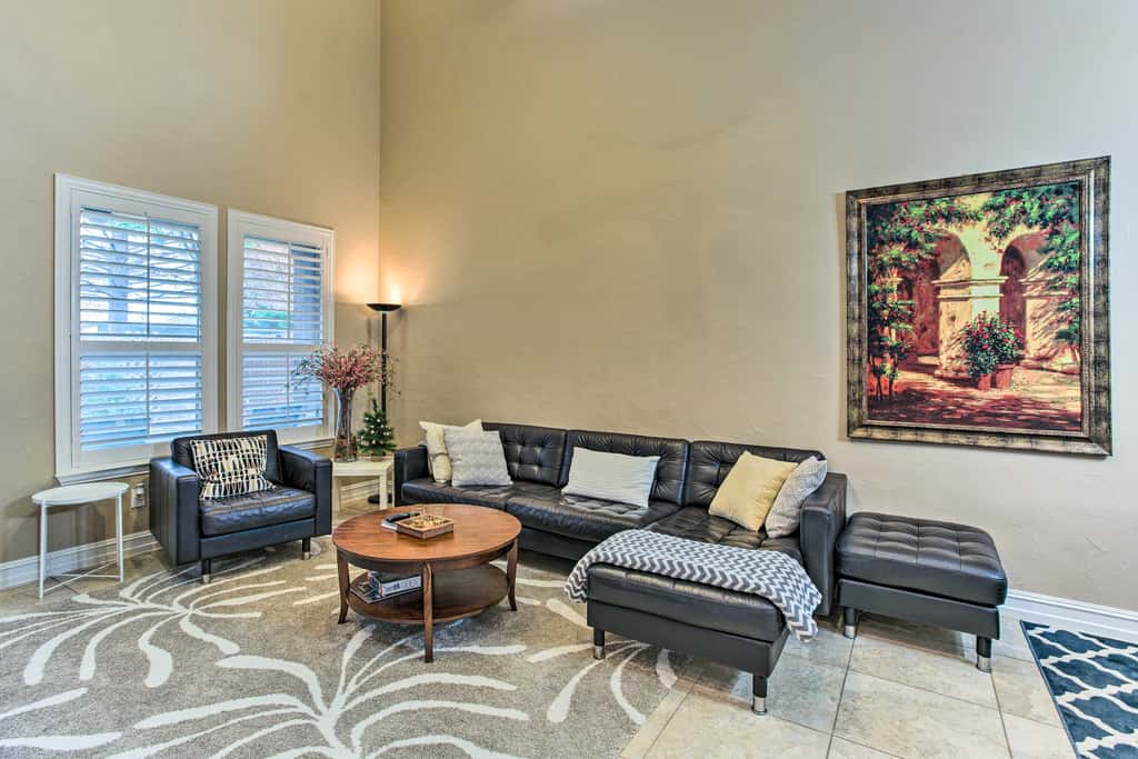 Gorgeous Plano Townhome w/ Patio & Grill!