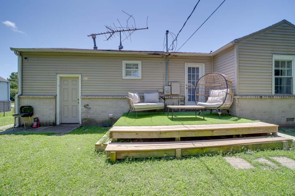 1 Mi to Tulsa Arts District: Home w/ Yard!