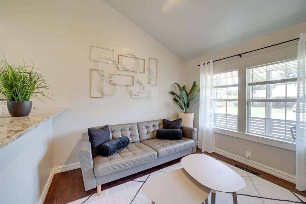 1 Mi to Tulsa Arts District: Home w/ Yard!