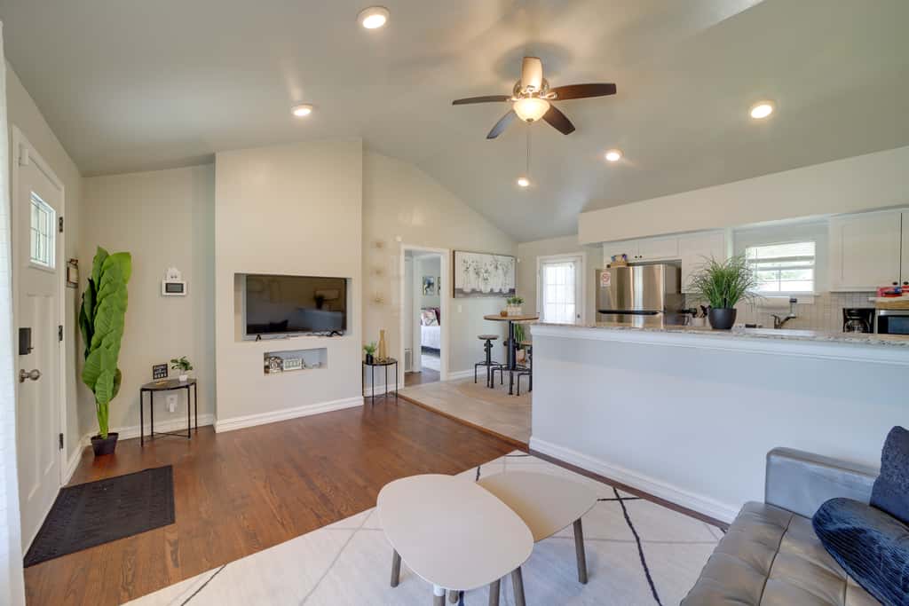 1 Mi to Tulsa Arts District: Home w/ Yard!