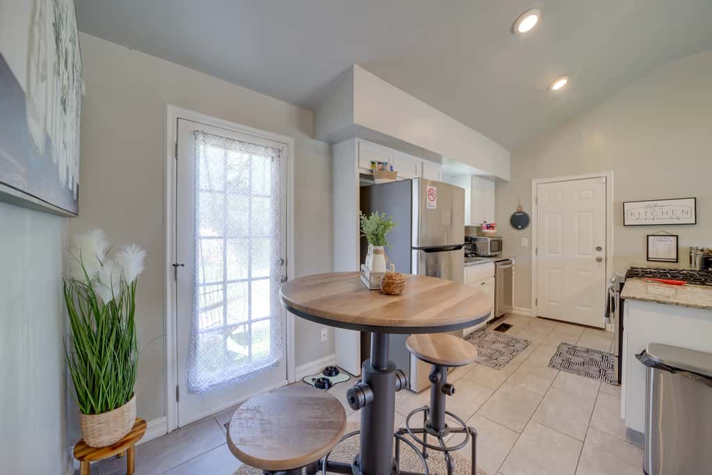 1 Mi to Tulsa Arts District: Home w/ Yard!
