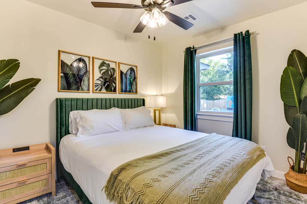 12 Mi to BOK Center: Pet-Friendly Home w/ Yard!