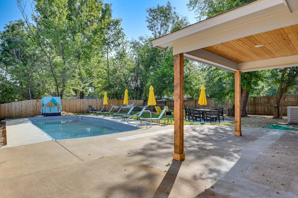 12 Mi to BOK Center: Pet-Friendly Home w/ Yard!