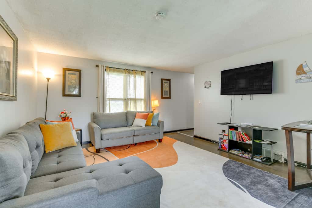 4 Mi to Dtwn: Family Home in Buffalo