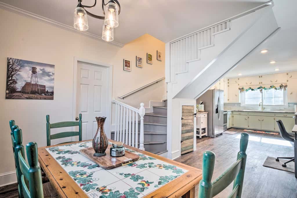 Greenville Escape w/ Deck + Fire Pit!