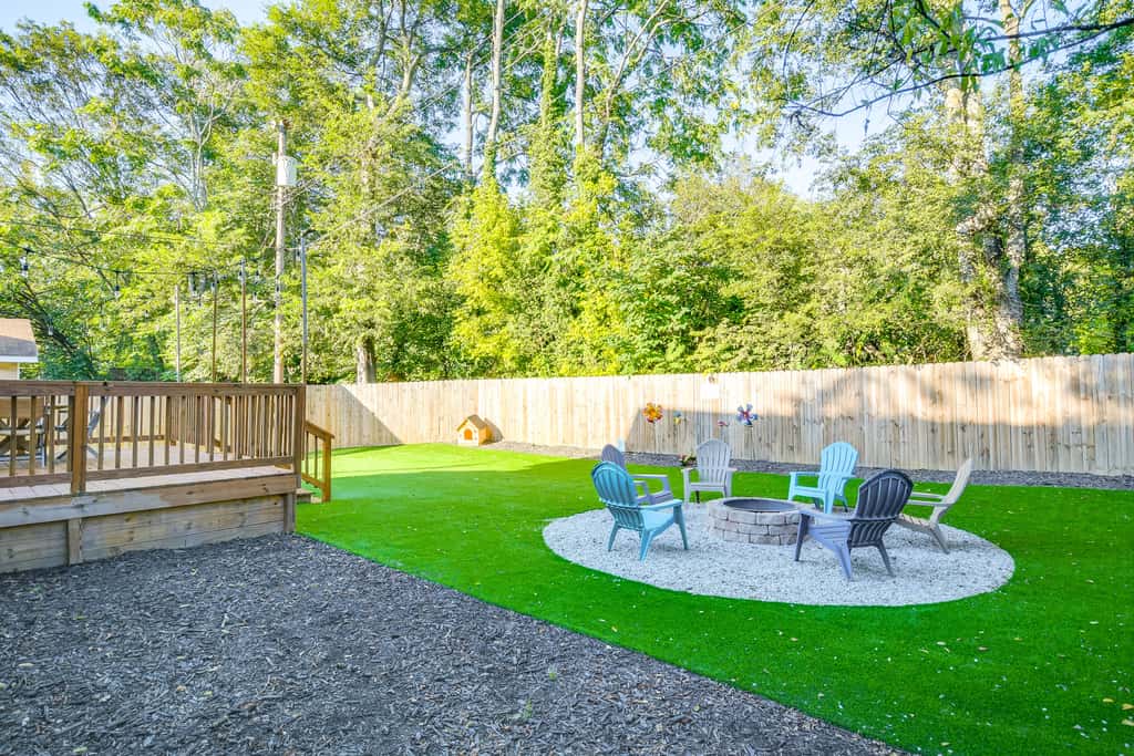 Greenville Escape w/ Deck + Fire Pit!