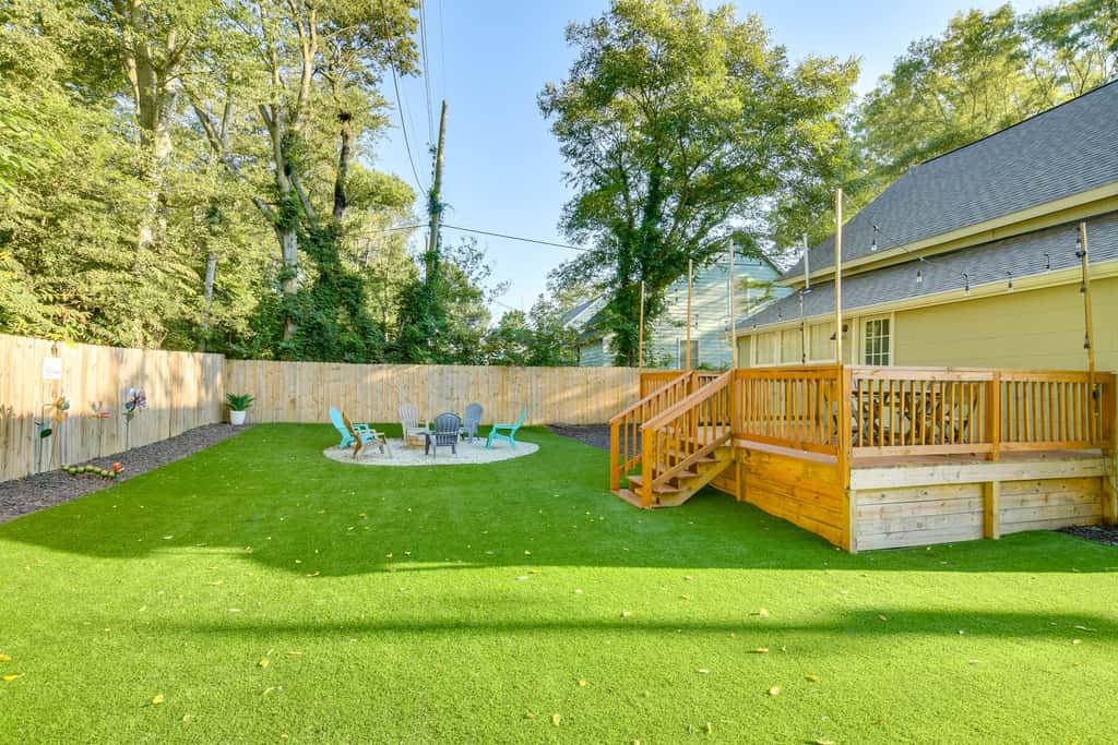 Greenville Escape w/ Deck + Fire Pit!