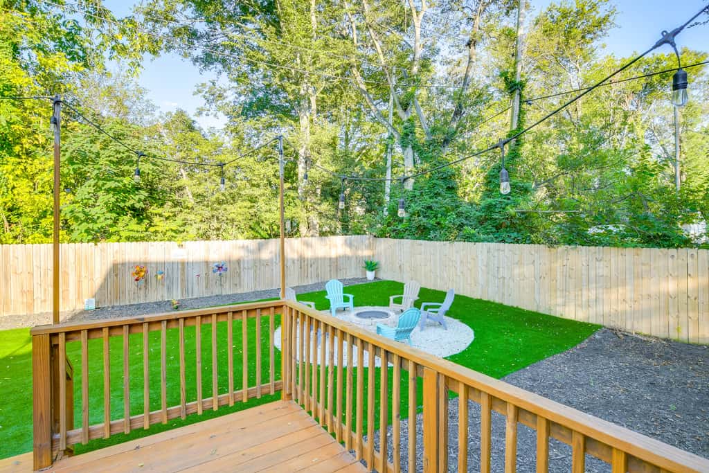 Greenville Escape w/ Deck + Fire Pit!