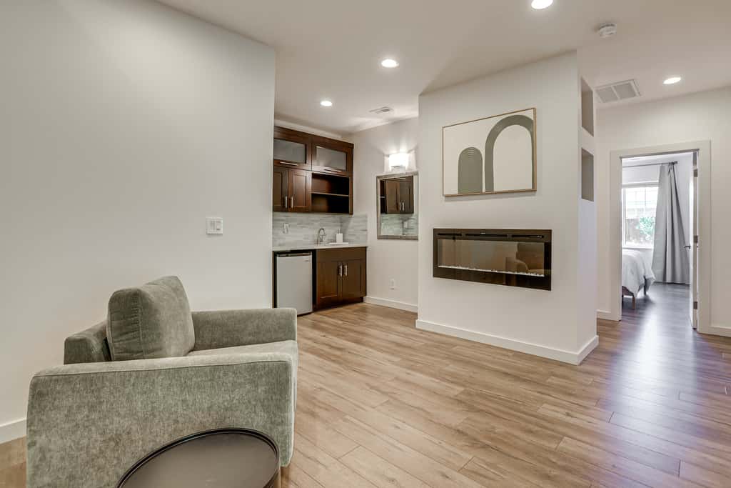 4 Mi to Dtwn Greenville: Group-Ready Home w/ Yard