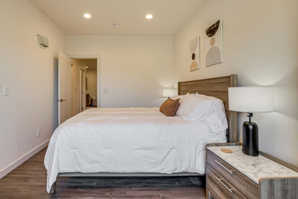 4 Mi to Dtwn Greenville: Group-Ready Home w/ Yard