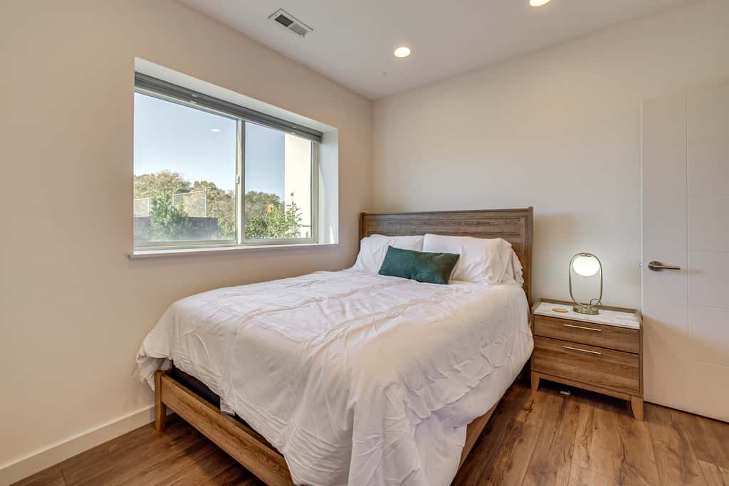 4 Mi to Dtwn Greenville: Group-Ready Home w/ Yard
