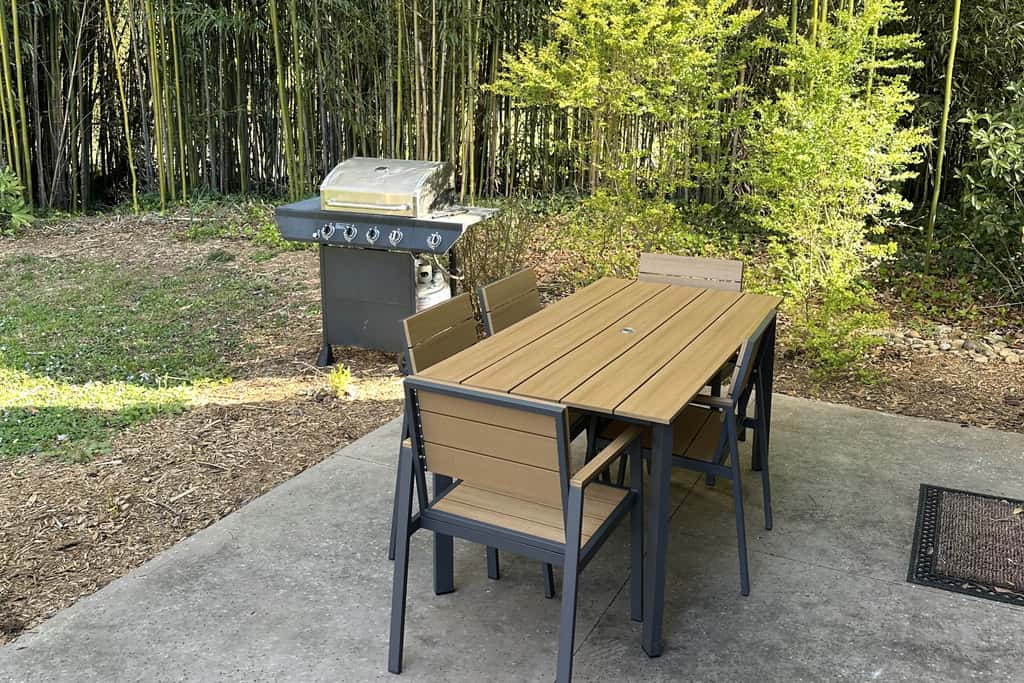 4 Mi to Dtwn Greenville: Group-Ready Home w/ Yard