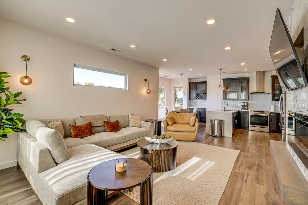 4 Mi to Dtwn Greenville: Group-Ready Home w/ Yard